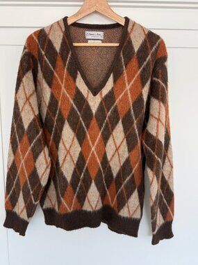 Vintage Town and King of California brown & orange argyle sweater with a V-neck